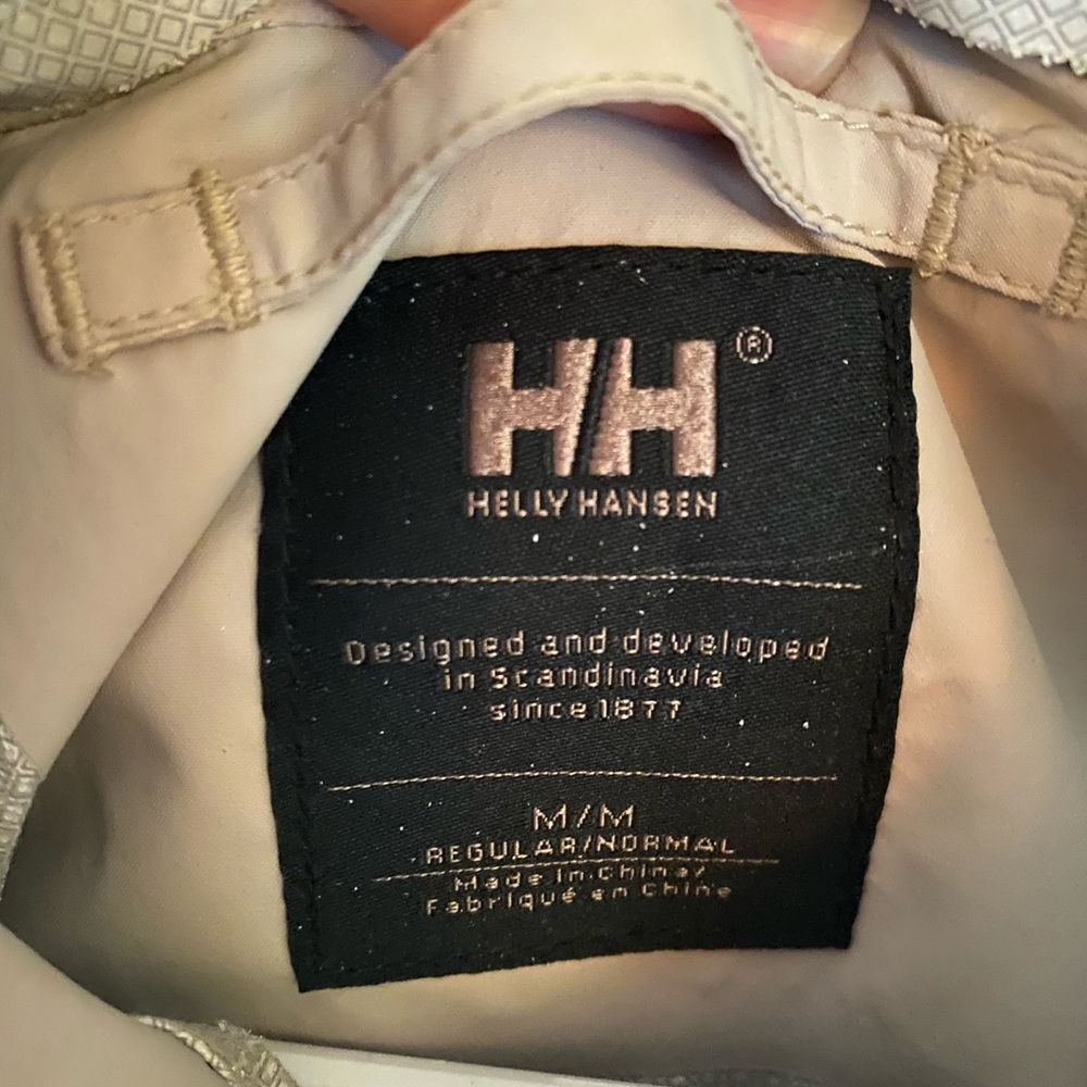Weather proof jacket. - Picture 2 of 3